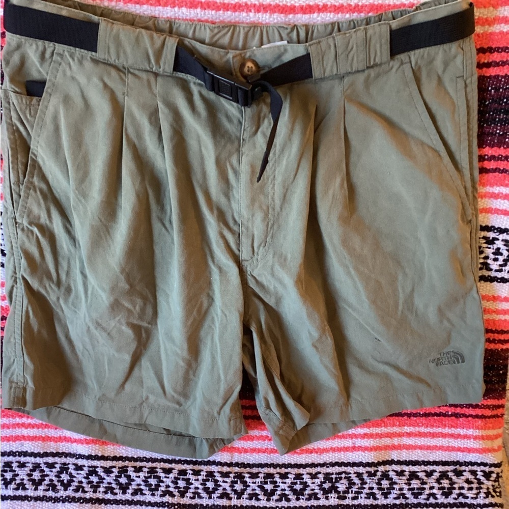 The North Face Shorts Mens Large Green Cargo Zip Pockets Outdoor Belted Stretch